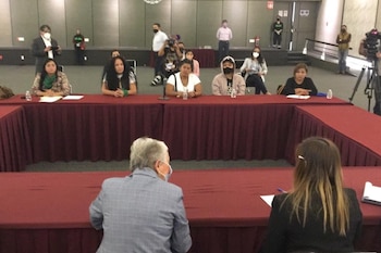 Las activistas se reunieron con