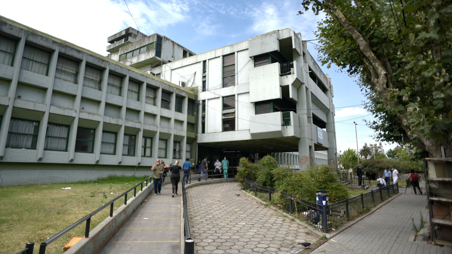 El adolescente fue trasladado de urgencia al Hospital Fiorito, pero los médicos confirmaron que las lesiones eran irreversibles (Adrián Escandar)