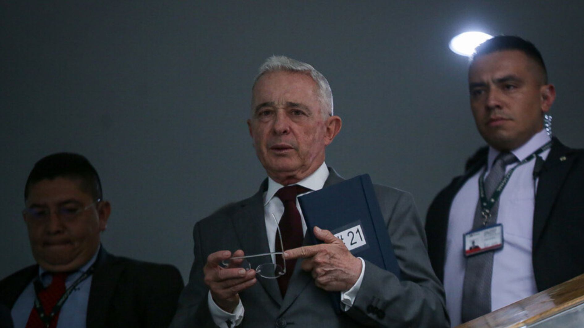 Luego del juicio con el senador y candidato presidencial Iván Cepeda, Uribe volvería a los estrados judiciales para responder por varios casos que se denunciaron cuando él ocupaba el cargo de gobernador de Antioquia, entre 1996 y 1998 - crédito Cristian Bayona/Colprensa