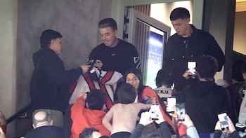 La sorpresiva visita de Marcelo Gallardo al Monumental y el emotivo recibimiento de los hinchas durante el clásico ante Racing