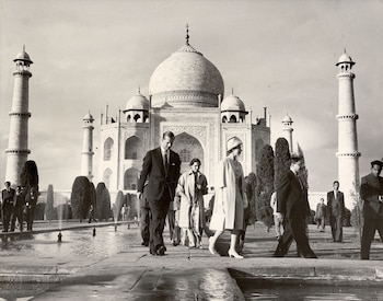 Por protocolo siempre debía caminar
