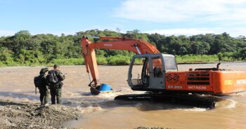 Maquinaria utilizada para minería ilegal