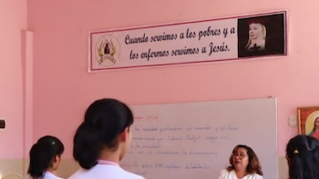 Hogar para niñas en pobreza extrema, inundado por desagües tras lluvias en Piura: “Imploramos ayuda, esto es de años”