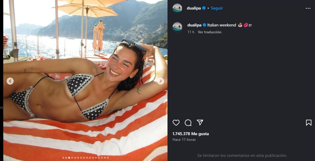 Dua Lipa posó en bikini durante su viaje a Nápoles. (Instagram/Dua Lipa)