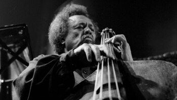 Charles Mingus con su sexteto