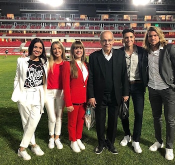 Sebastián Dubarbier y familia Sabella