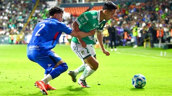 El panameño Ismael Díaz anota