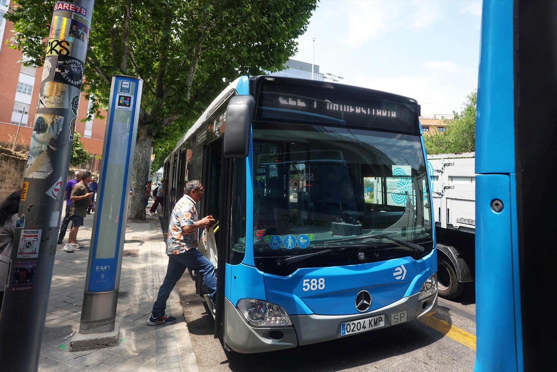 Autobús de sustitución en la estación de Méndez Álvaro en las obras de la línea 6 de Metro de Madrid. Ricardo Rubio / Europa Press
