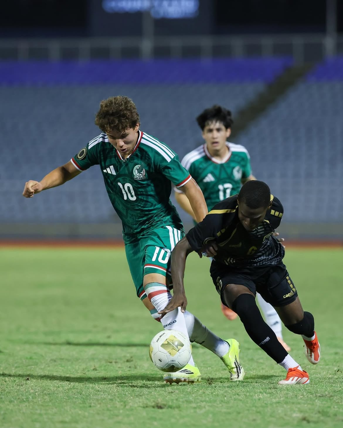 El joven azteca ya está generando interés entre los expertos del futbol. (IG Santiago Cisneros)