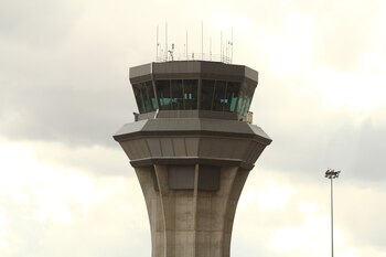 Torre de control. (Wikimedia Commons)
