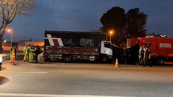 Un hombre perdió la consciencia y murió sobre la avenida General Paz: hay reducción de carril