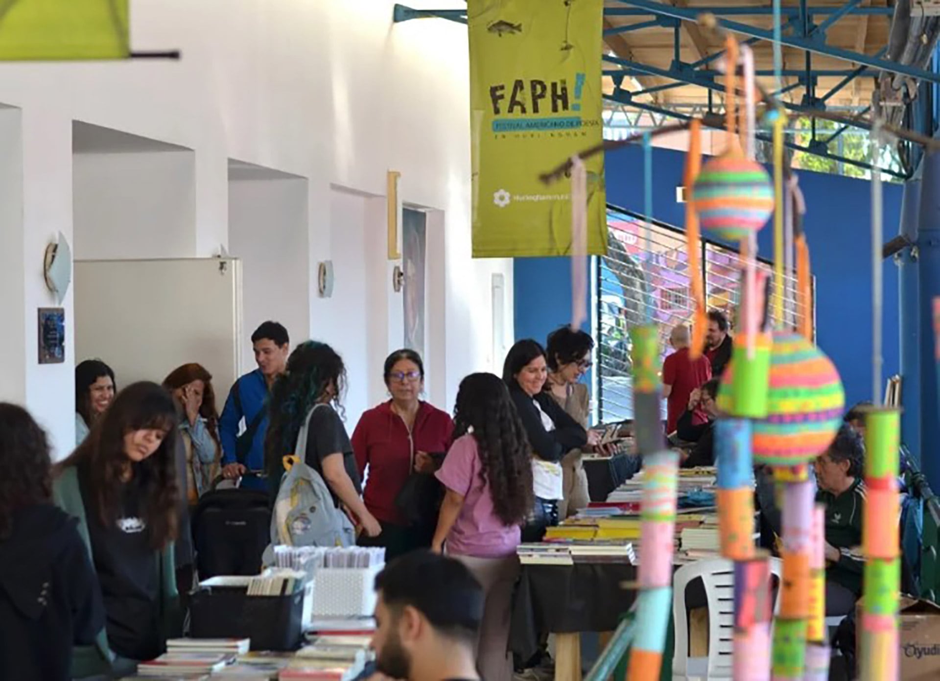 La terraza del Centro Cultural Marechal albergará una feria literaria con más de 30 editoriales especializadas en poesía durante el Festival Americano de Poesía