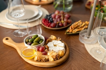 Una cena de picoteo francesa (Magnific)