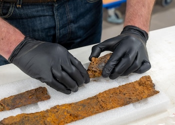 Cinco grilletes de hierro "extremadamente raros" descubiertos en Francia ponen de relieve el comercio de esclavos celta de hace 2300 años