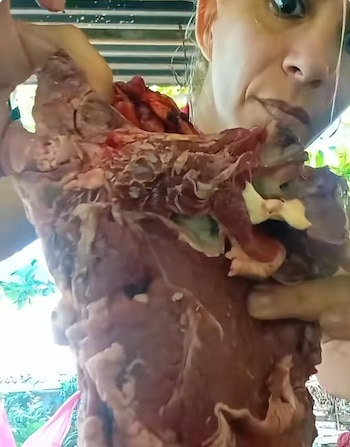 Una cubana explicó qué es la carne de potrero y por qué la compra en medio de la escasez (Captura de video)