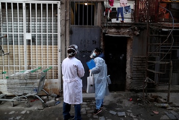 Trabajadores de la salud hacen