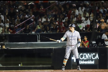 Los Fantasmas Grises y los Toros de Tijuana pelean intensamente por conseguir un boleto a la Serie del Rey. (Sultanes de Monterrey)
