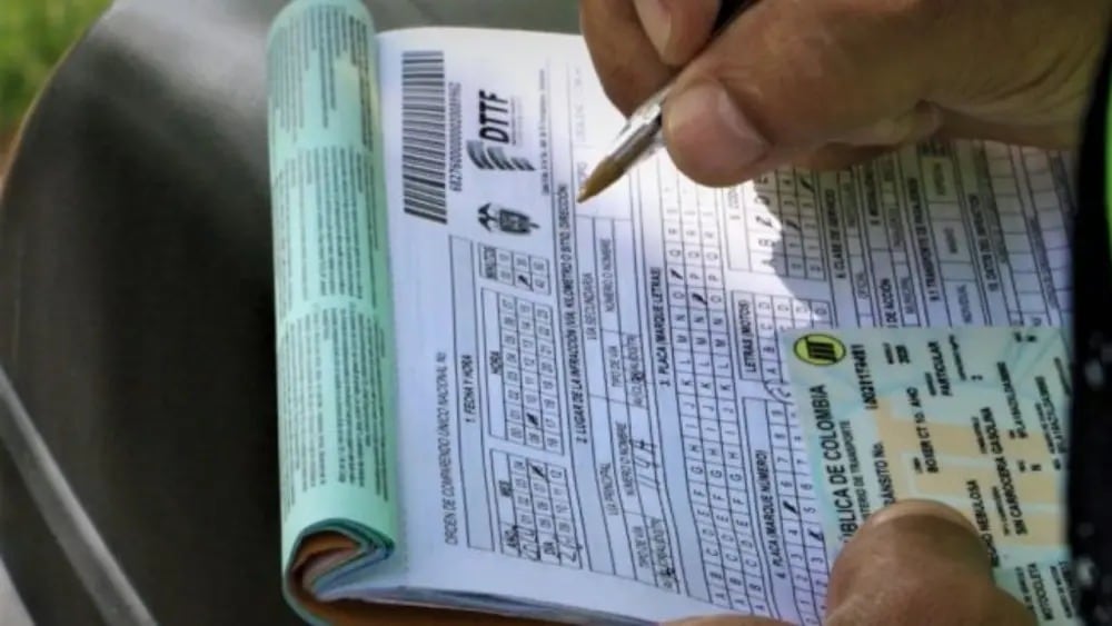 Así puede borrar un comparendo pagado que aún aparece en línea en el Simit