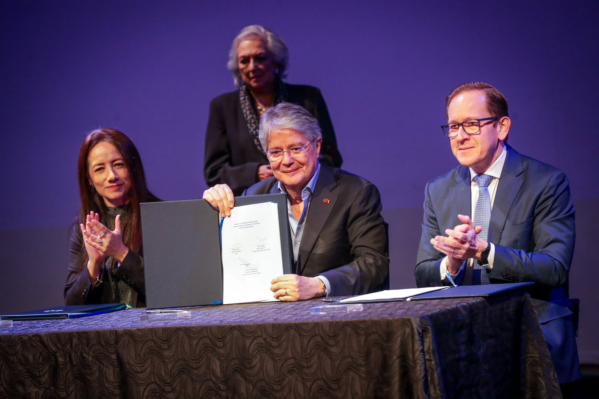 Fundación de Guillermo Lasso y CAF acuerdan invertir USD 100.000 para prevenir la desnutrición infantil en Ecuador