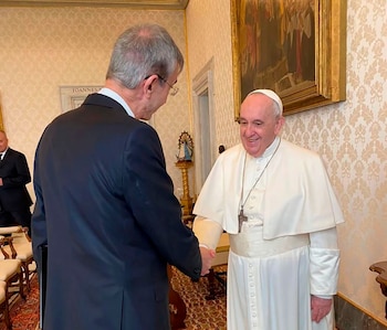 Otra imagen del saludo del