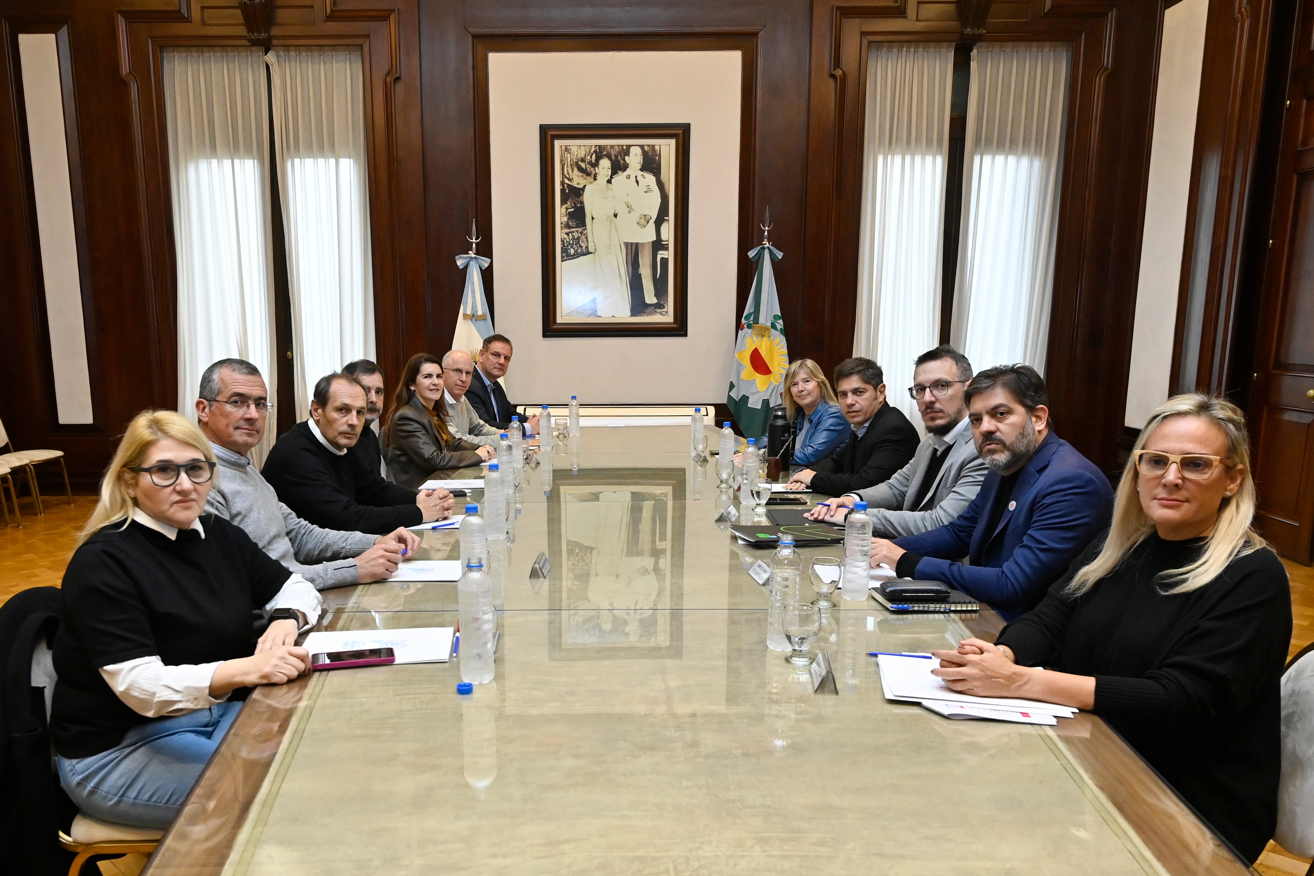 Axel Kicillof con intendentes en gobernación