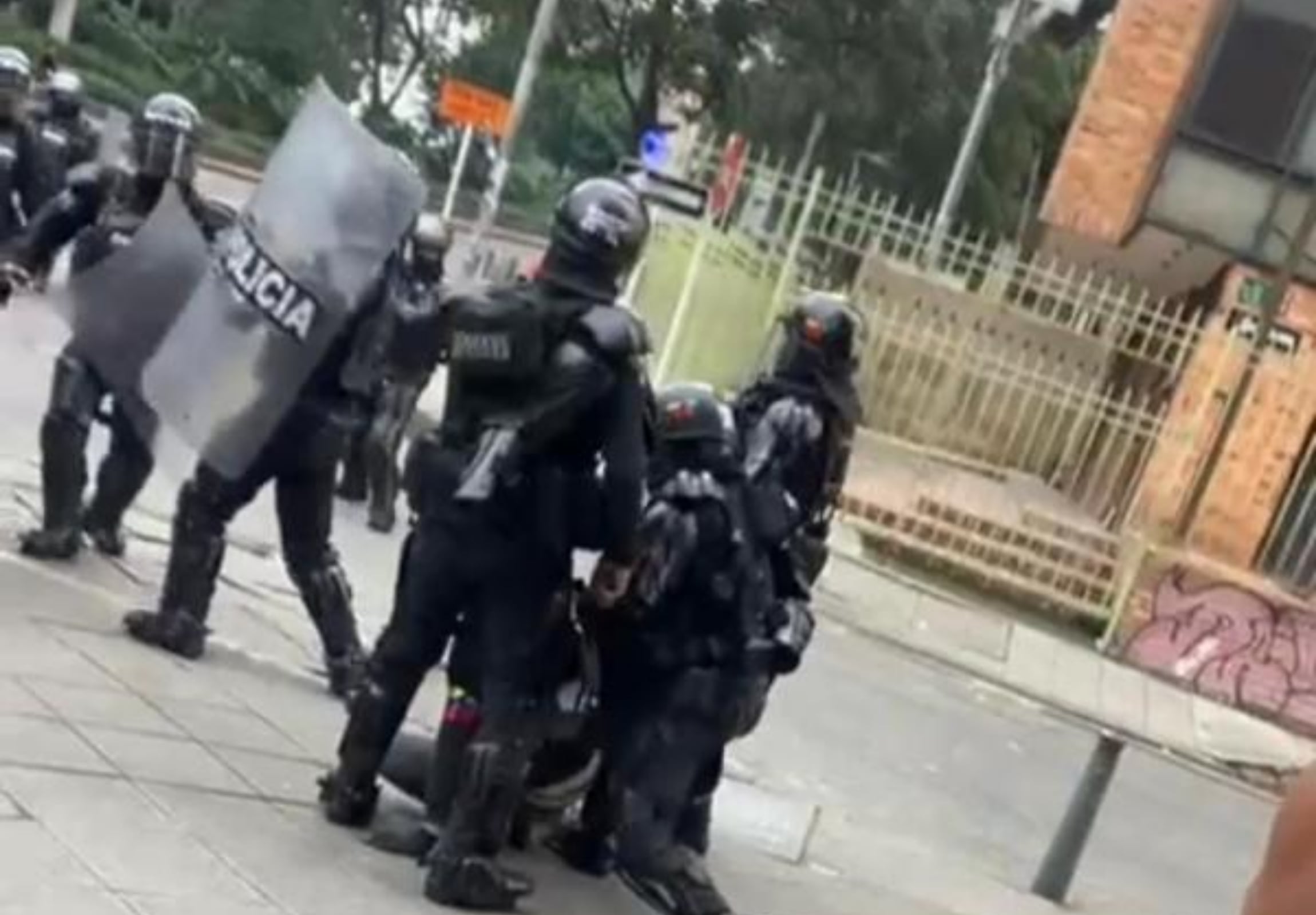 La Secretaría de Seguridad de Bogotá negó el ingreso de la Policía Metropolitana a la Universidad Pedagógica Nacional durante las protestas estudiantiles - crédito Policía Metropolitana de Bogotá
