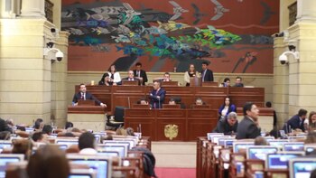 Presidencia emite en plena Navidad