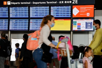 FOTO DE ARCHIVO: Pasajeros en