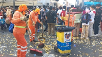 Más de 800 toneladas de basura fueron retiradas tras tradicional recorrido de iglesias durante el Jueves Santo en Lima