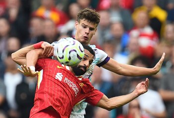 Mohamed Salah y Milos Kerkez