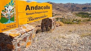Investigan la muerte de un hombre en Neuquén: presentaba heridas cortantes y la puerta estaba trabada desde adentro