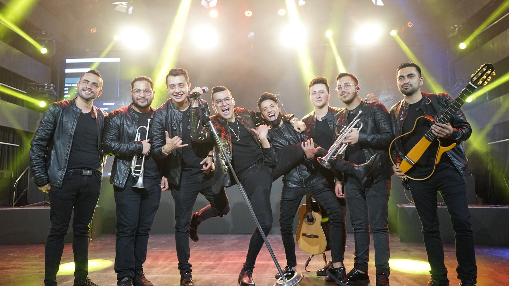 Los integrantes originales de la banda colaboran directamente en la evaluación y preselección, aportando la esencia del grupo en cada decisión - crédito Yeison Jiménez / Facebook