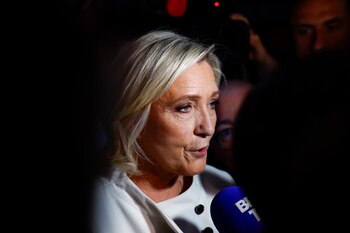 Le Pen en su entrevista tras conocerse los resultados de la segunda vuelta de las elecciones legislativas (REUTERS/Sarah Meyssonnier)