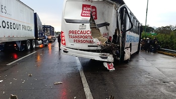 Ocho heridos graves y 30