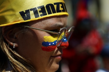 Venezuela cierra espacio aéreo y