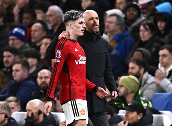 Ten Hag aseguró que saldó las cuentas pendientes con Garnacho (REUTERS/Dylan Martinez)