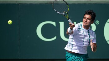 2-1. Zeballos y Arias le