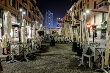 Una terraza vacía en una