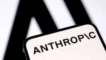 Escritores de Stanford demandaron a Anthropic por usar sus libros pirateados para entrenar a Claude