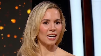 Elina Costantini aseguró que recibe mensajes de Jesús, la Virgen, el Diablo y los extraterrestres: cómo se le aparecen y qué le habrían dicho