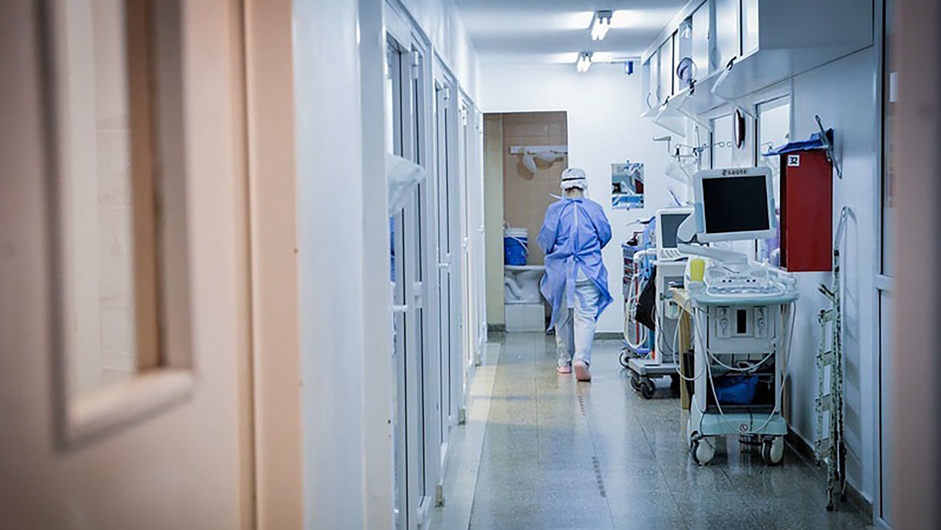 La nueva ley exceptúa de incompatibilidades laborales a médicos con otro empleo público y flexibiliza el régimen de contratación