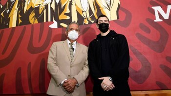 El alcalde Jesús Estrada junto