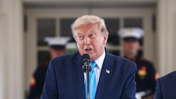 Trump insta a Irán a cerrar el pacto "rápidamente" y amenaza con un "terror militar no visto desde la IIGM"
