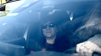 Las dos policías acreedoras declararon que Adorni les debe USD 70 mil más intereses y tiene que pagar antes de noviembre