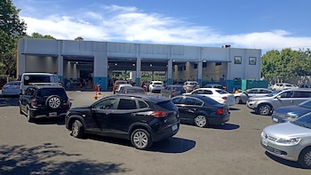 La VTV se metió en la pelea Milei-Kicillof: Buenos Aires no adhiere y multará a los conductores que no usen las plantas oficiales