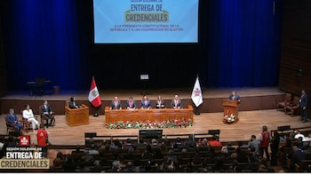 Sesión solemne de entrega de credenciales a Keiko Fujimori por parte del JNE como presidenta de la República electa