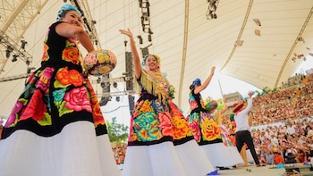 Guelaguetza 2026: el Primer Lunes del Cerro reunió a miles de personas en Oaxaca