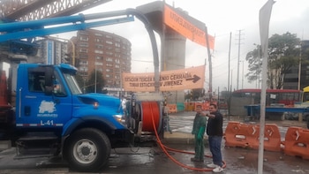 El Idiger atendió un encharcamiento en Puente Aranda junto al Acueducto de Bogotá y pidió precaución en la zona - crédito @IDIGER/X