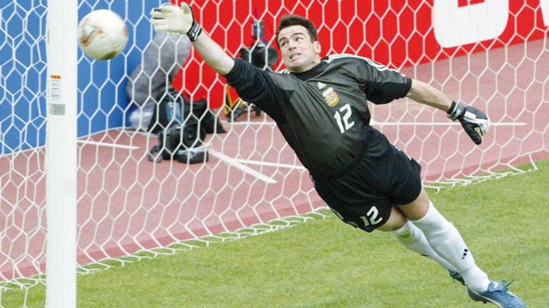 El arquero atajó en los 3 partidos del Mundial 2002