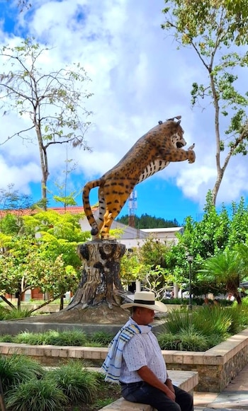 El patrimonio cultural de Amalfi reúne el Museo Arqueológico con vestigios de la cultura Tahamí y el Monumento al Tigre de Amalfi - crédito Pueblos de Antioquia/Facebook